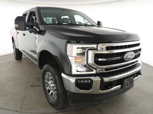 Used 2020 Ford F250 Lariat w/ Lariat Ultimate Package image 3