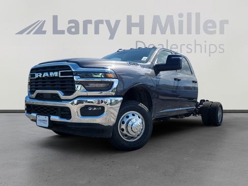 New 2025 RAM 3500 Tradesman w/ Chrome Appearance Group image 1