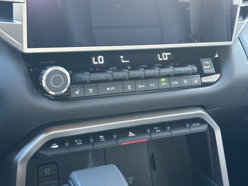 New 2026 Toyota Tundra Limited AWD/4WD image 18
