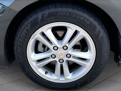 Used 2017 Chevrolet Cruze LT image 11