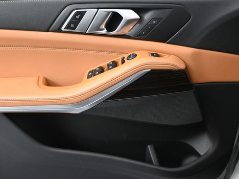 Used 2023 BMW X5 xDrive40i w/ Premium Package image 13