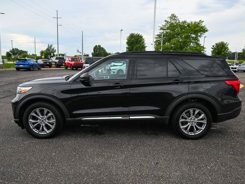 Used 2020 Ford Explorer XLT w/ Equipment Group 202A AWD/4WD image 8