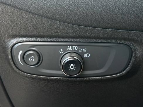 Used 2023 Chevrolet Equinox LT FWD image 24