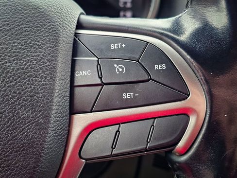 Used 2019 Jeep Grand Cherokee Limited image 20