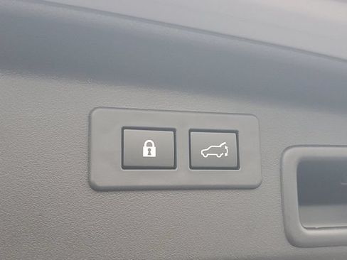 Certified 2026 Subaru Outback Premium AWD/4WD image 9