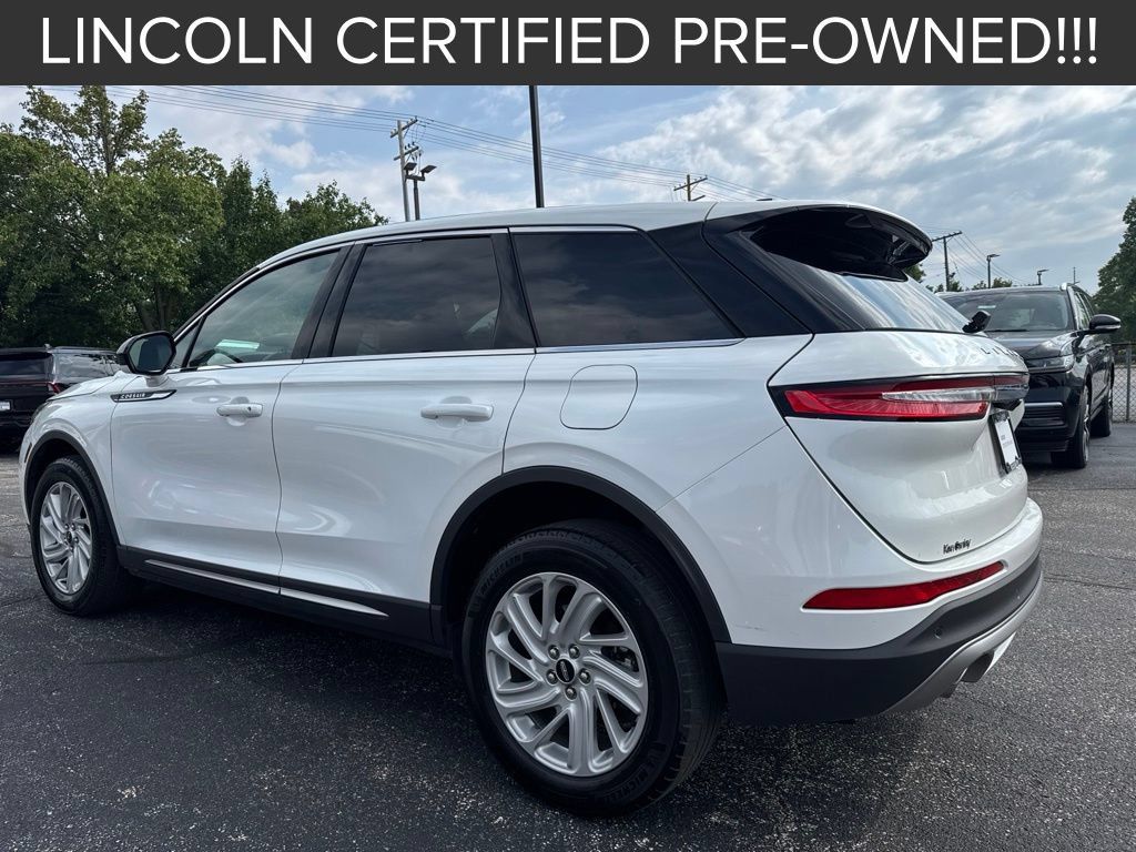 Used 2023 Lincoln Corsair FWD image 2