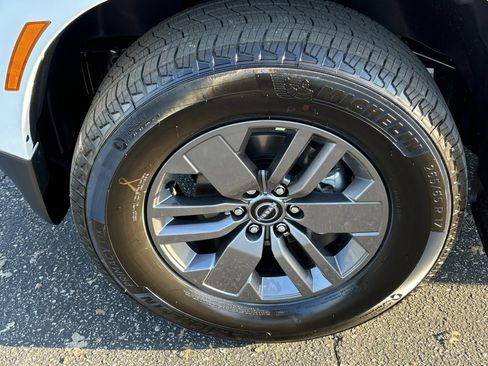 New 2025 Nissan Frontier SV w/ SV Convenience Package image 35