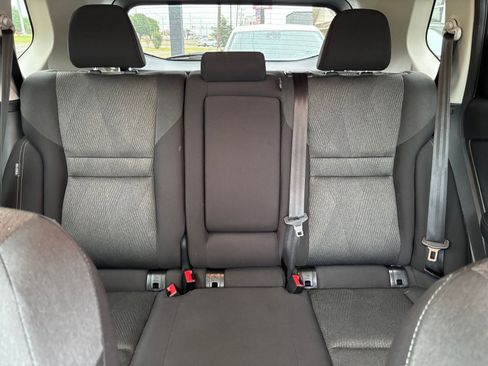Used 2025 Nissan Rogue SV FWD image 40