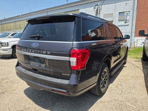 Used 2022 Ford Expedition Max XLT AWD/4WD image 2