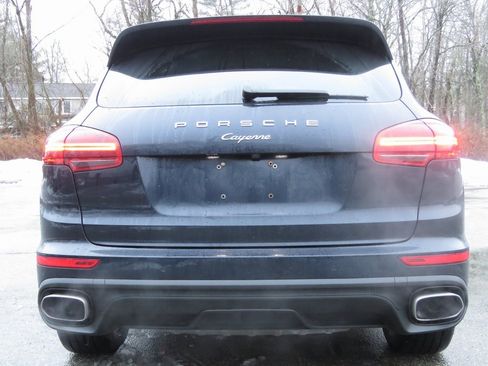 Used 2017 Porsche Cayenne image 6