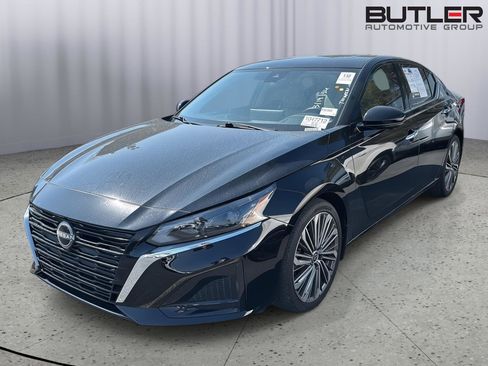 Used 2024 Nissan Altima 2.5 SL image 1