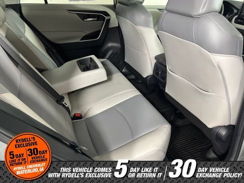 Used 2021 Toyota RAV4 XLE Premium AWD/4WD image 18