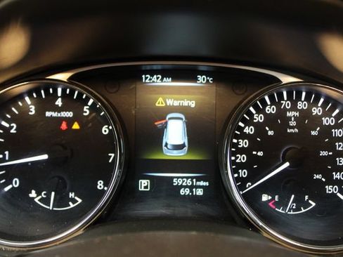 Used 2015 Nissan Rogue SV AWD/4WD image 23
