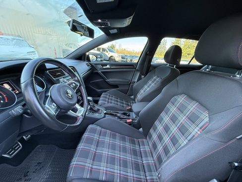 Used 2017 Volkswagen GTI Sport image 4