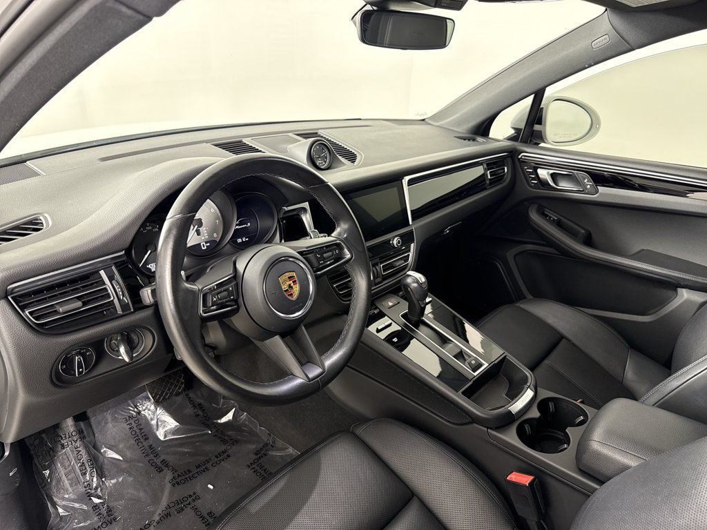 Used 2023 Porsche Macan S AWD/4WD image 4