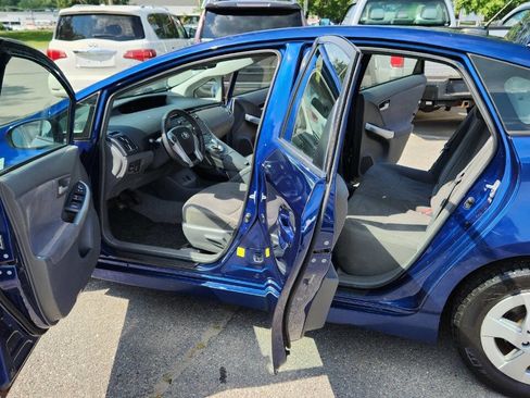 Used 2011 Toyota Prius One image 24