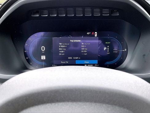 Used 2025 Volvo XC90 T8 Ultra w/ Lounge Package image 13