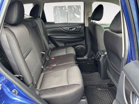 Used 2020 Nissan Rogue SV FWD image 24