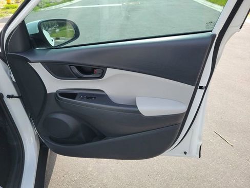 Used 2022 Hyundai Kona SEL FWD image 35