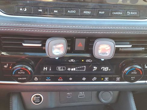 Used 2023 Nissan Rogue Platinum w/ Platinum Premium Package image 19