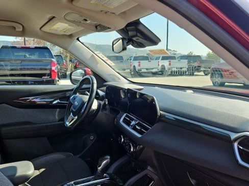 Used 2024 Chevrolet TrailBlazer LT w/ Convenience Package FWD image 27