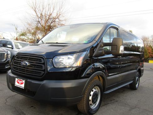 Used 2018 Ford Transit 150 XL image 3