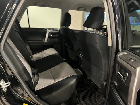 Used 2022 Toyota 4Runner SR5 AWD/4WD image 34