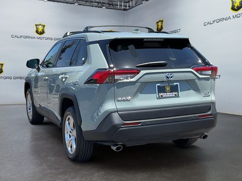 Used 2021 Toyota RAV4 XLE Premium AWD/4WD image 7