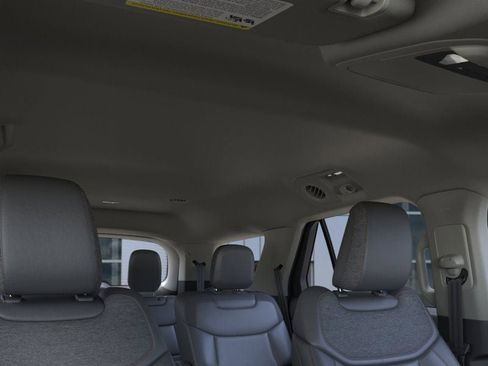New 2025 Ford Explorer Active w/ Active Comfort Package image 22