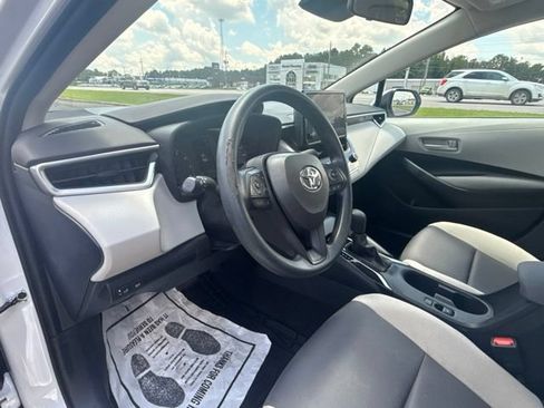 Used 2023 Toyota Corolla LE FWD image 12