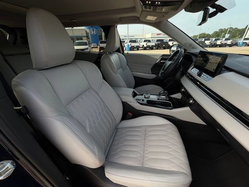 Used 2025 Mitsubishi Outlander SEL FWD image 13