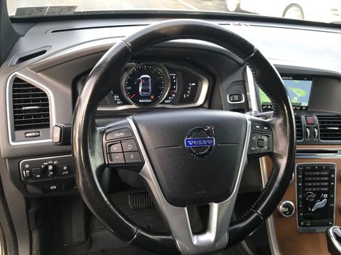 Used 2016 Volvo XC60 T5 Premier w/ Proximity Package image 15