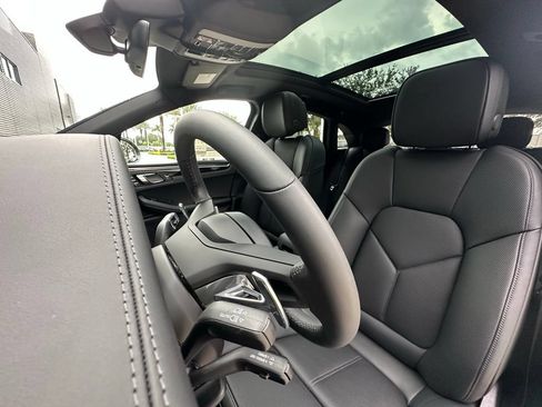 Certified 2026 Porsche Macan S AWD/4WD image 5