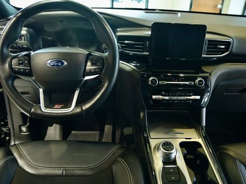 Used 2022 Ford Explorer ST w/ ST High-Performance Pack AWD/4WD image 12