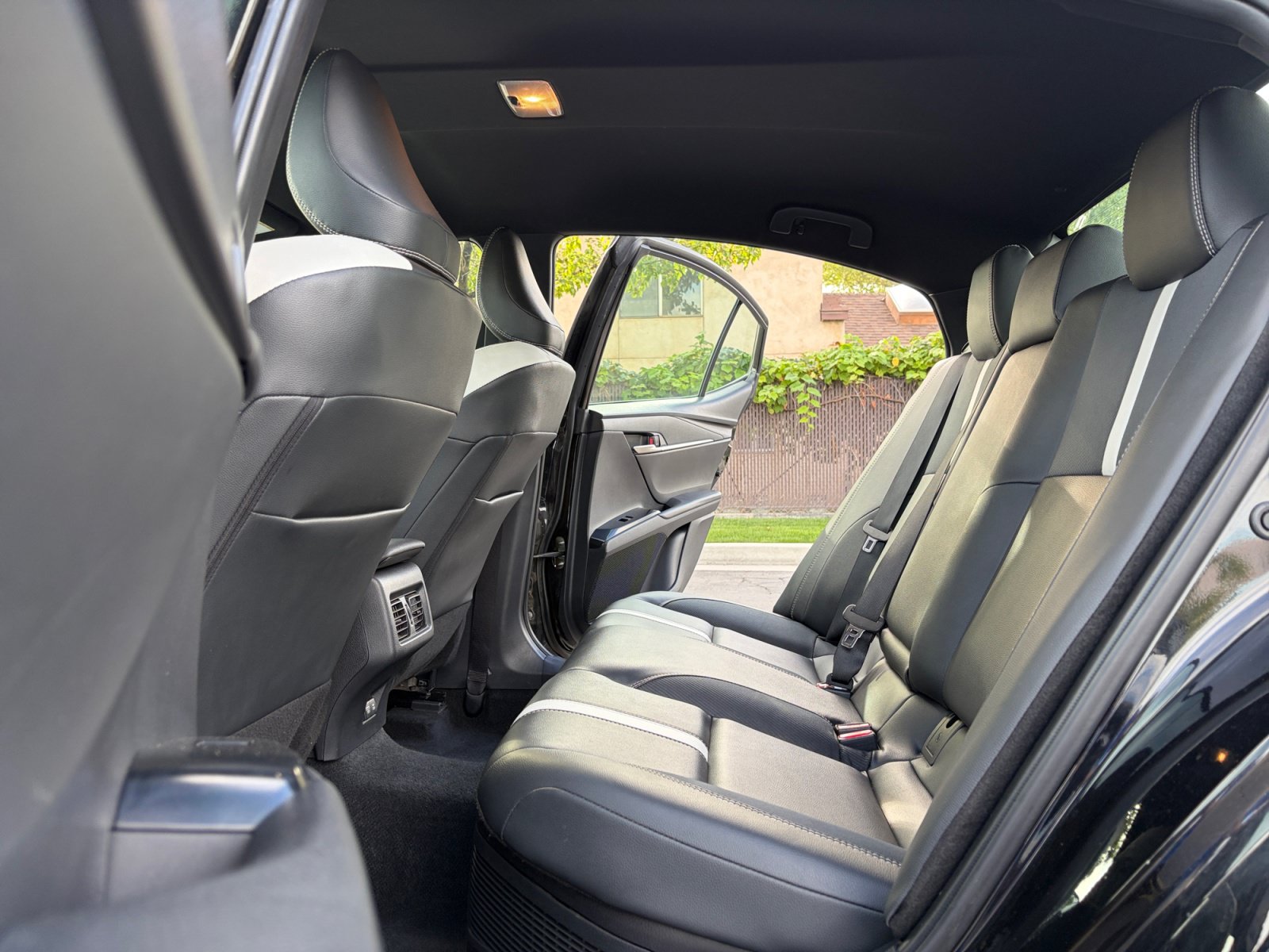 Used 2025 Toyota Camry SE FWD image 26