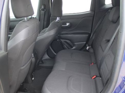 Used 2017 Jeep Renegade Altitude image 14