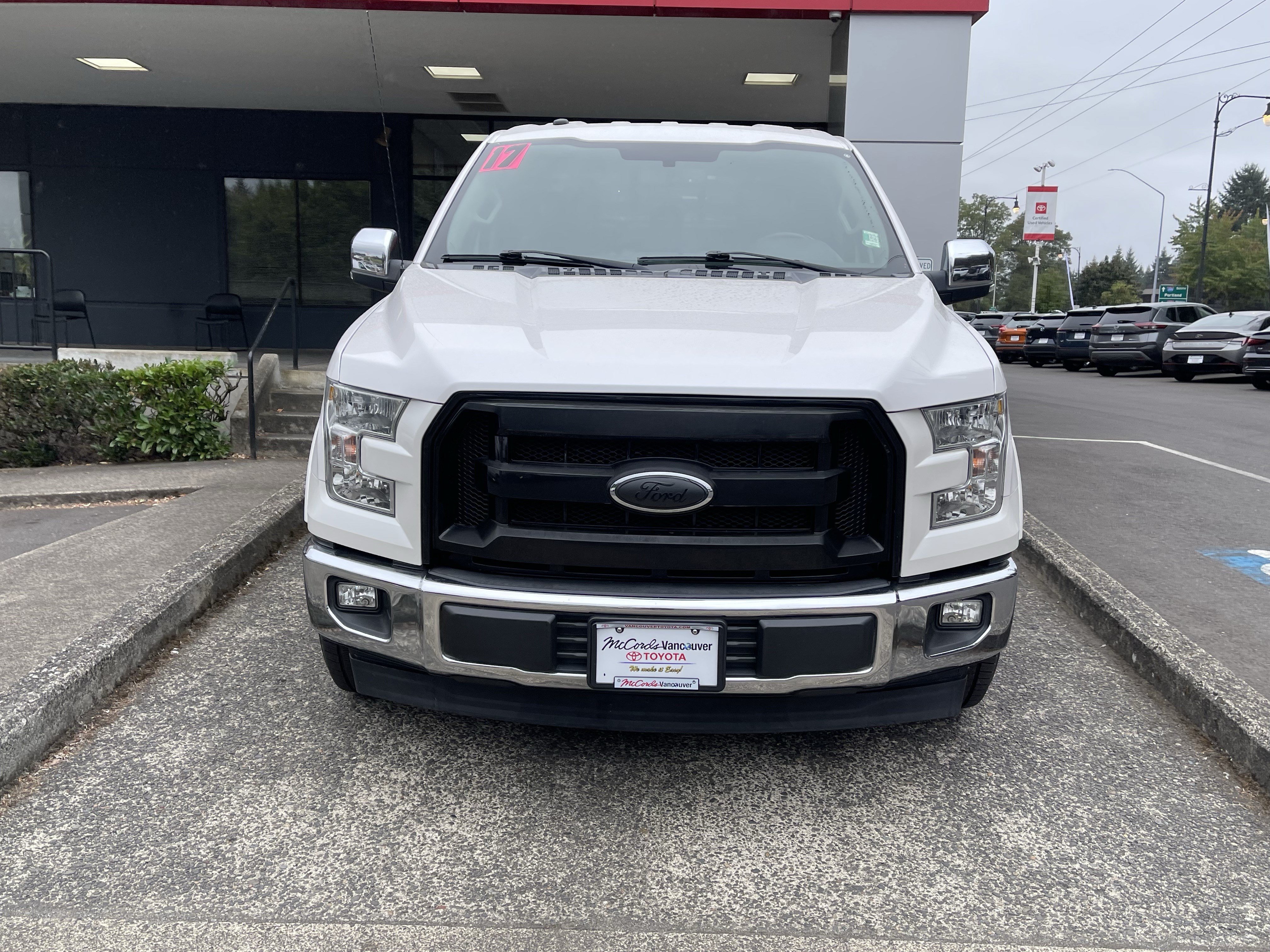 Used 2017 Ford F150 Lariat RWD image 2