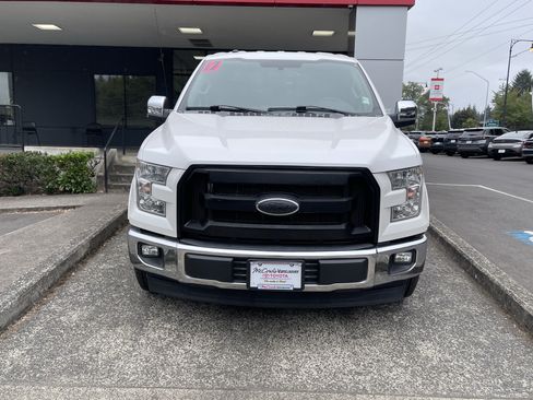 Used 2017 Ford F150 Lariat RWD image 2