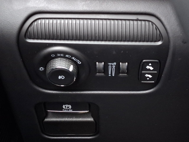 Used 2024 Jeep Grand Wagoneer Series III w/ Rear Seat Video Group 1 AWD/4WD image 26
