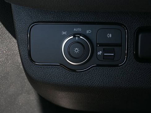 Used 2025 Mercedes-Benz Sprinter 2500 image 9