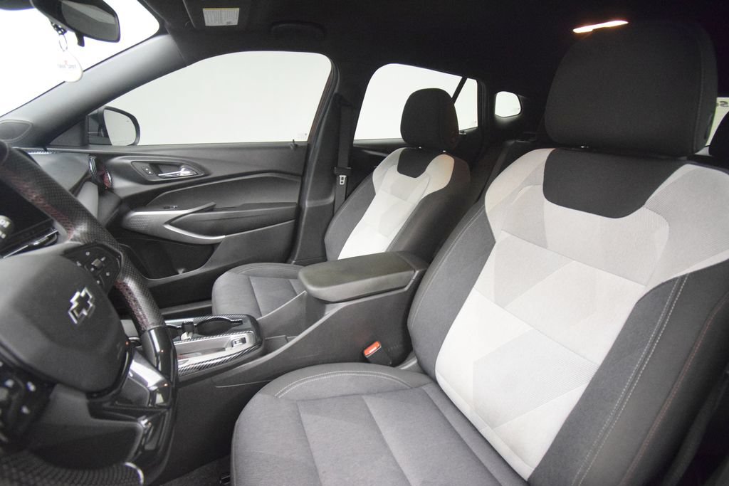 Used 2024 Chevrolet Trax RS w/ Driver Confidence Package FWD image 13