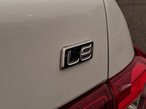 Used 2011 Toyota Corolla LE FWD image 30