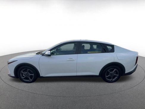 Used 2025 Kia K4 LXS image 9
