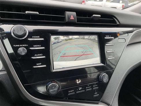 Used 2019 Toyota Camry SE image 28