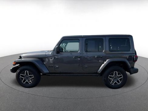 Used 2025 Jeep Wrangler Unlimited Sahara AWD/4WD image 9