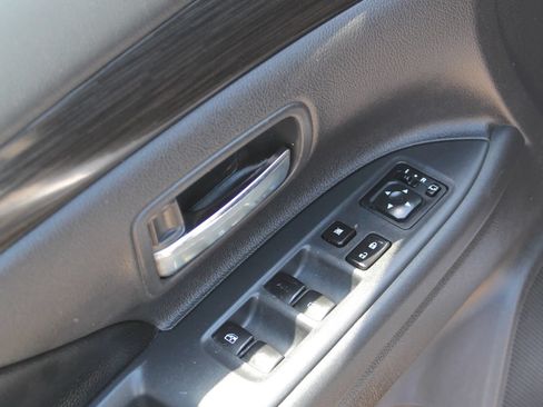Used 2017 Mitsubishi Outlander SEL FWD image 11