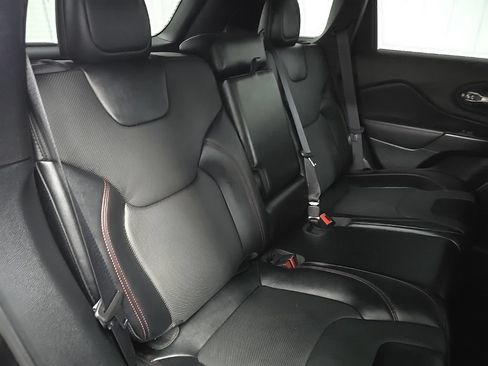 Used 2022 Jeep Cherokee Trailhawk w/ Premium Leather Package AWD/4WD image 18