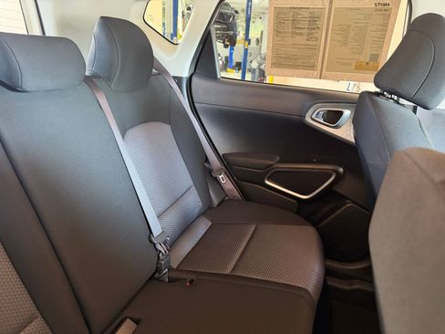 Used 2025 Kia Soul LX w/ LX Technology Package image 32