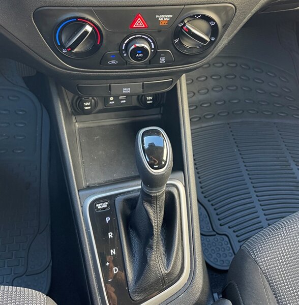 Used 2020 Hyundai Accent SE FWD image 14
