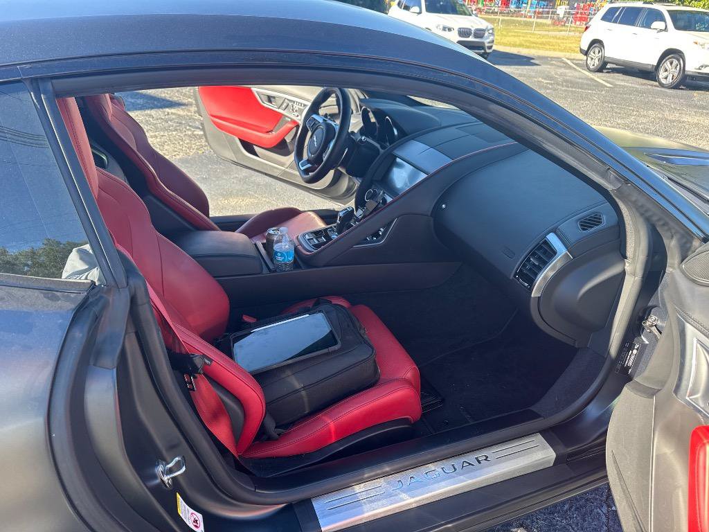 Used 2020 Jaguar F-TYPE Coupe RWD image 3